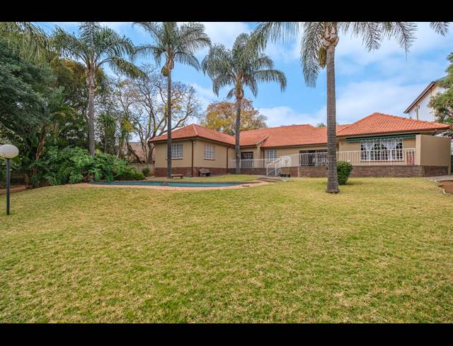 5 BEDROOM FREEHOLD FOR SALE IN BLACKHEATH